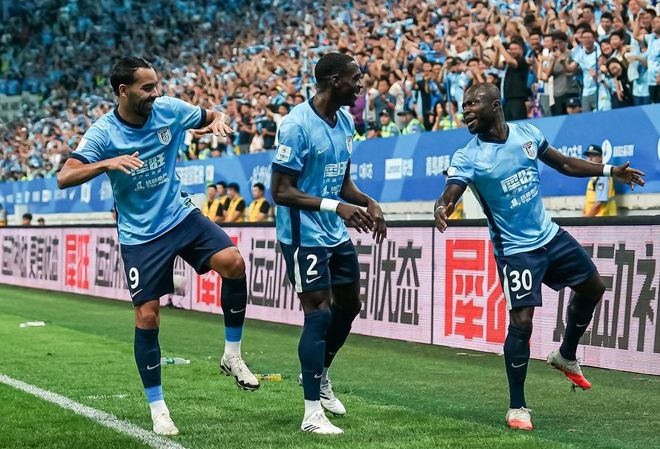 从2-0到1-3！大连英博“趁你病要你命”，首回合令大连球迷不爽